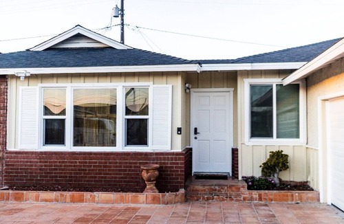Gardena House | The Perfect Getaway! Beautiful home close to LAX and SoFi Stadium!