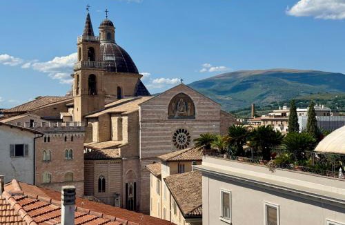 Foligno Hotel | The Q House