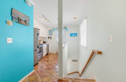 Truman Annex Condo | THE QUARTERDECK ~ Colorful & Comfy 2nd Floor 2Ba/1Ba Shipyard Unit!