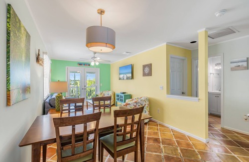 Truman Annex Condo | THE QUARTERDECK ~ Colorful & Comfy 2nd Floor 2Ba/1Ba Shipyard Unit!