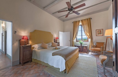 Buonconvento House | The Real Tuscany great for families and friends.