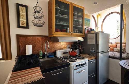 East Hollywood Hostel | The Rosemary Silverlake