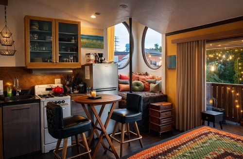East Hollywood Hostel | The Rosemary Silverlake
