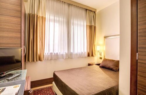 Tuscolano Hotel | The Strand Hotel