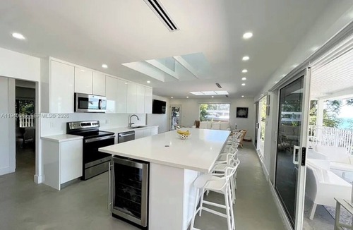 Monroe County House | the sunny island