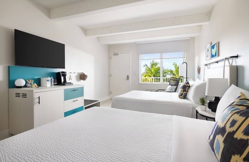 New Town Hotel | Three Rooms w/2 Queen beds at Blue Flamingo Resort Key West l 2 Pools & Shuttle