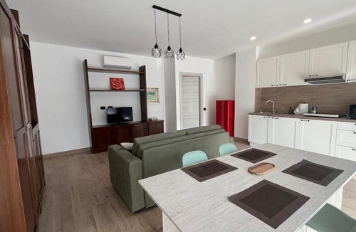 Saronno Apartment | Tolstoi 15