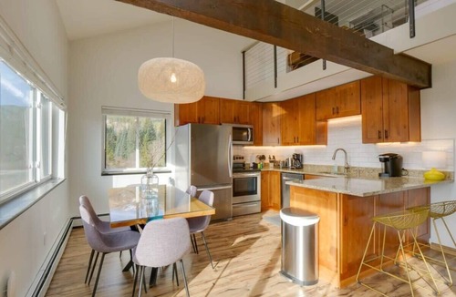 Wildernest Condo | Top Floor Corner with Views, 6 Ski Resorts Nearby
