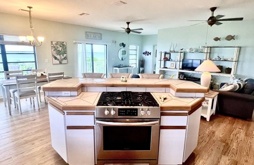 Big Torch Key House | Torchview Lookout- Secluded Waterfront Retreat With 240’ Dock On Niles Channel