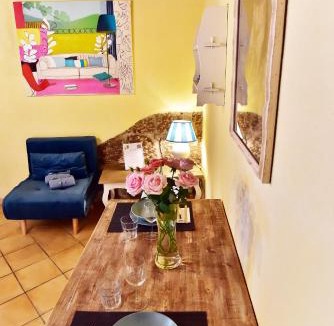 Campagnano di Roma Apartment | Torre antica suite