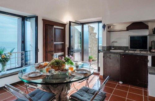 Ventimiglia Villa | TORRE GRIMALDI 2&2, Emma Villas