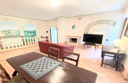 Spoleto Villa | traditional town house central Spoleto - car unnecessary - wifi - sleeps 10