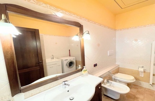 Spoleto Villa | traditional town house central Spoleto - car is unnecessary - wifi - sleeps 10