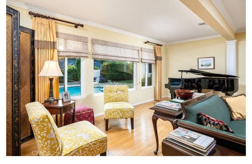 Claremont House | Tranquil 5-bedroom house with AC in charming Claremont