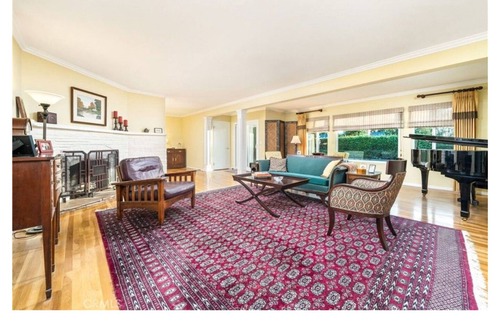 Claremont House | Tranquil 5-bedroom house with AC in charming Claremont