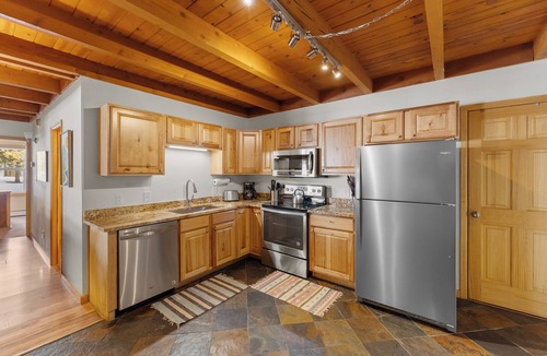 Wildernest Apartment | Treehouse #107, Building G by Summit County Mountain Retreats