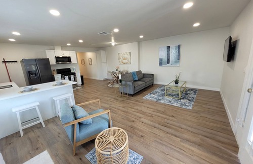 Park Mesa Heights House | Trendy Upscale Newly Remodeled - 15 Min to Beach, Downtown or Airport