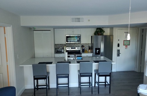 New Town Condo | Tropical Escape at Sunrise