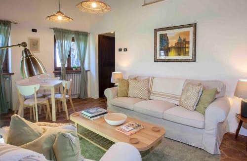 Anghiari Apartment | Tuscan Escape Luxury 2 bedroom apartment with pool