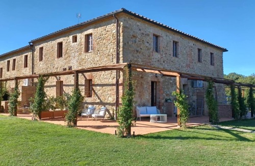 Casole d'Elsa Ski Chalet | Tuscan Private Estate with Pool - 5 Charming Villas at Tenuta Cantona,