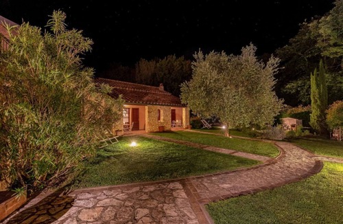 Sassetta Apartment | Tuscan style apartment with swimming pool near the sea