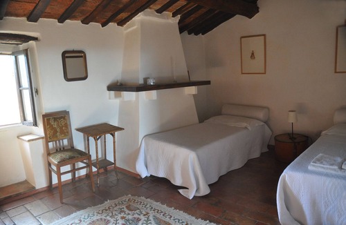 Monterchi House | Tuscany:17th century hillside villa farmhouse- private pool - stunning views