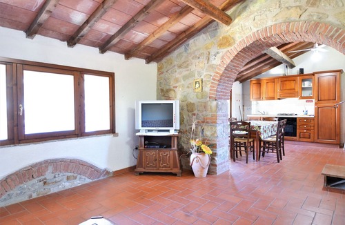 Massa Marittima House | Tuscany apartment with 2 pools