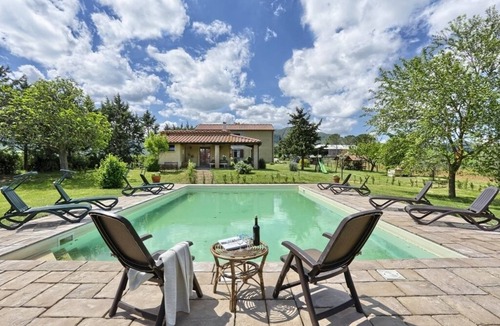 Pomarance Apartment | Tuscany farmhouse | Apartment with garden & swimming pool | Volterra