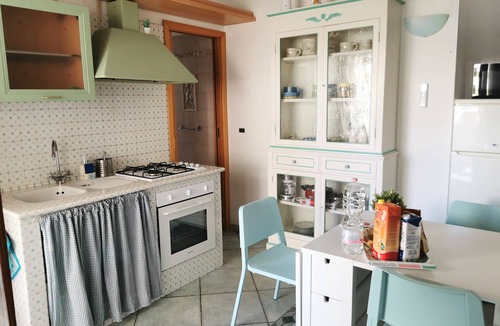 Montesilvano Apartment | Two-room mini apartment a stone's throw from the sea with parking space
