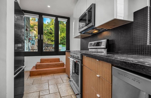 Hollywood Hills West House | Uber Chic Hollywood Hills Guesthouse