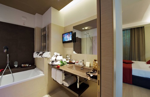 Foligno Hotel | UNAHOTELS Villa dei Platani Foligno
