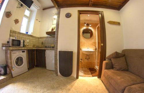 San Giovanni Apartment | Underground Rome's Room
