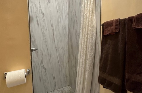 Harbor Hotel | Unity Hotel - No Parking & Rooms Are Upstairs