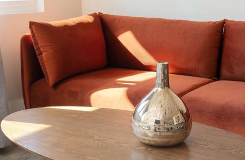 Citrus Grove Apartment | Unwind in Spacious 2BR Apt Sleeps 6 with Parking