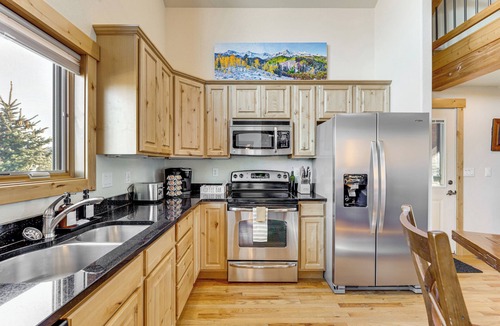 Estes Park House | Updated & Spacious Lodge in Heart of Estes Park!