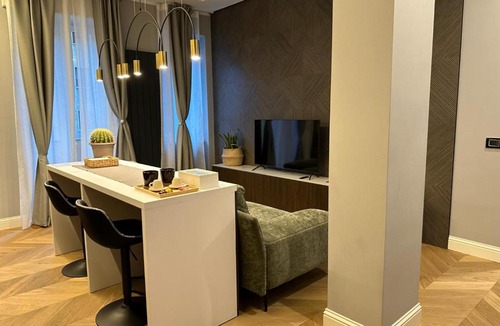 Fiera Apartment | V28