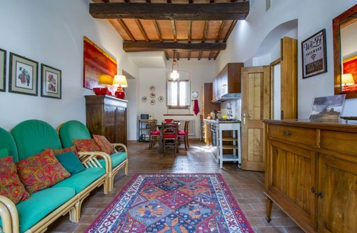 Figline e Incisa Valdarno House | Vacation Home in Madonna Del Cesto with 3 bedrooms sleeps 6