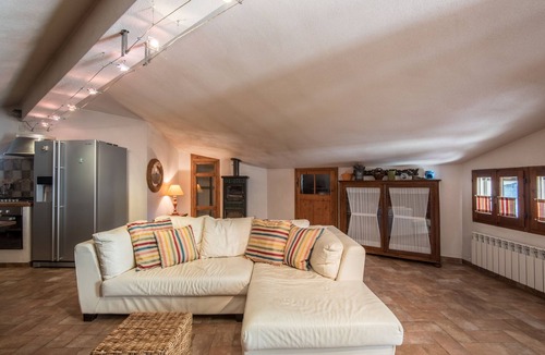 Torrenieri House | Vacation Home "Da Gianni" with Wi-Fi & A/C