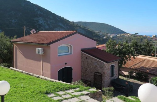 Patresi House | Vacation home Ginevra in Patresi - 4 persons, 1 bedrooms