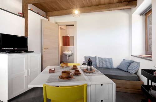 San Colombano Certenoli House | Vacation Home "Nature House Custu Giancu" with Mountain View, Pool & Wi-Fi