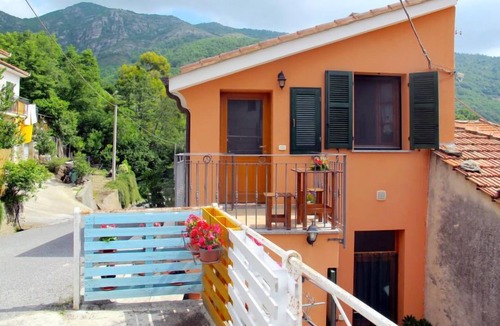 Borgo House | Vacation home Luca e Daniele in Vendone - 8 persons, 2 bedrooms