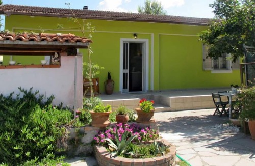 Ronchi House | Vacation home Pucci in Marina di Massa - 4 persons, 1 bedrooms