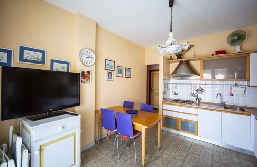San Lorenzo al Mare Apartment | Very central three-room apartment with private parking and air conditioning