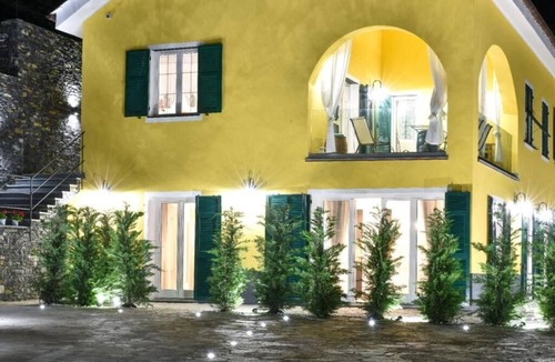 Moneglia Apartment | VESPA SPRINT APARTMENT Amazing Nature 10' to the beach +PVT Park in City Centre!