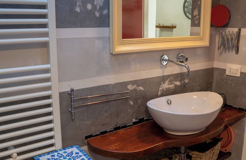 Vezzano Ligure Apartment | Vezzhouse, for your vacation in Liguria
