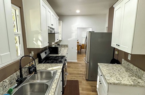 Florence-Graham House | Vibrant 2BR2B Duplex Downtown LA