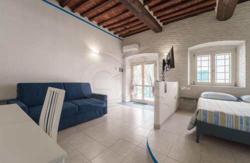 Porto Azzurro Apartment | Vicolo San Martino Suite