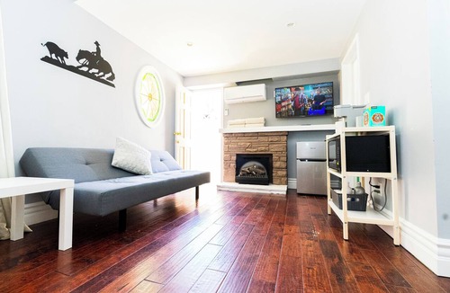 View Park-Windsor Hills Apartment | View Park with Private Pool