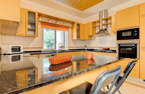 Correeira Villa | Villa Albufeira Golf Dois, Superb V5, sleeps 10, Short Walk to Albufeira Centre