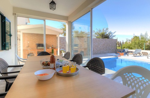 Correeira Villa | Villa Albufeira Golf Dois, Superb V5, sleeps 10, Short Walk to Albufeira Centre